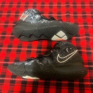 Nike Kyrie what the S2 Black and Gray Athletic Shoes
